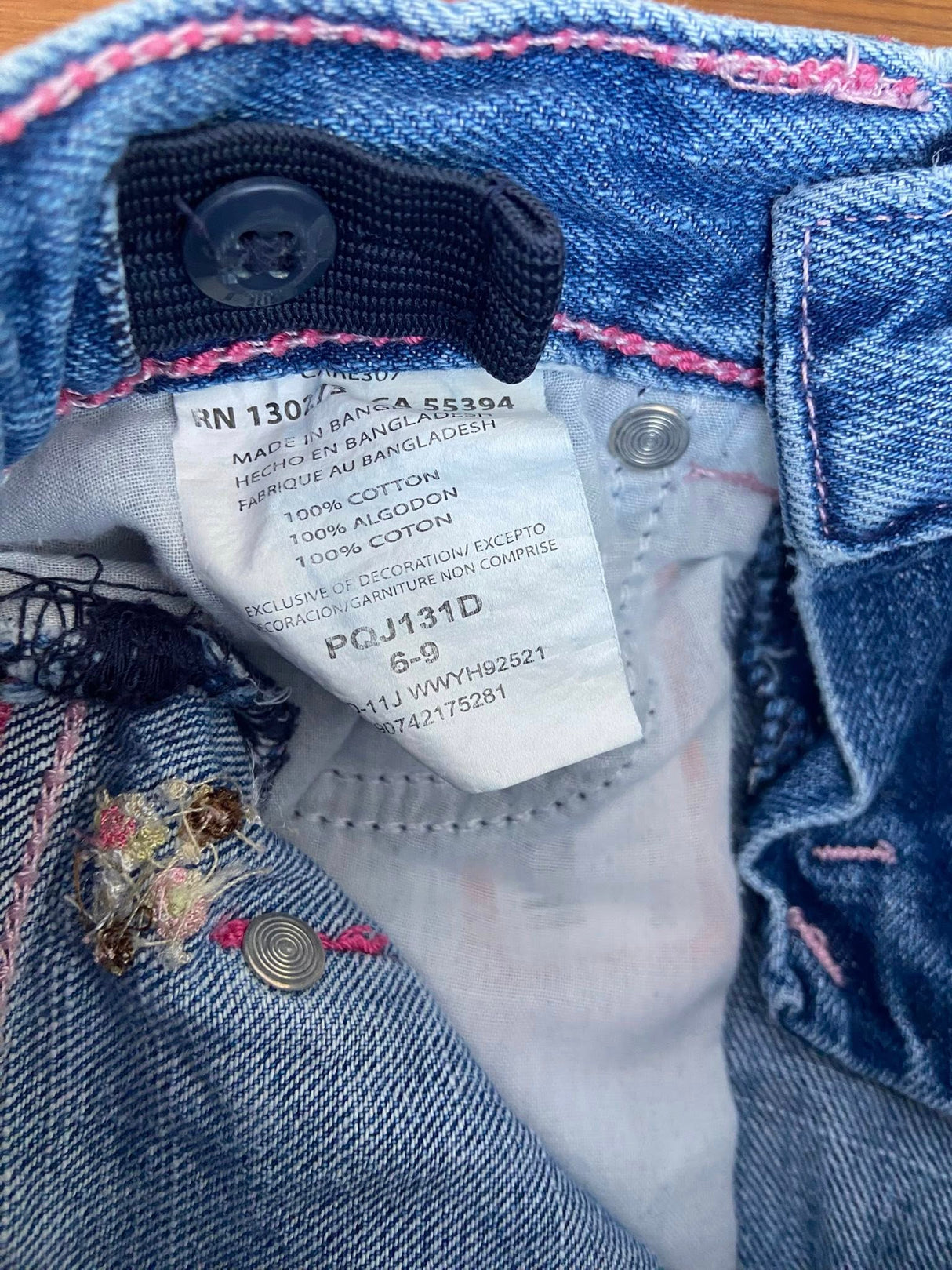 Pre-Loved Wrangler Infant Girls Jeans Star/Horseshoe Size 6/9M - Deer Creek Mercantile