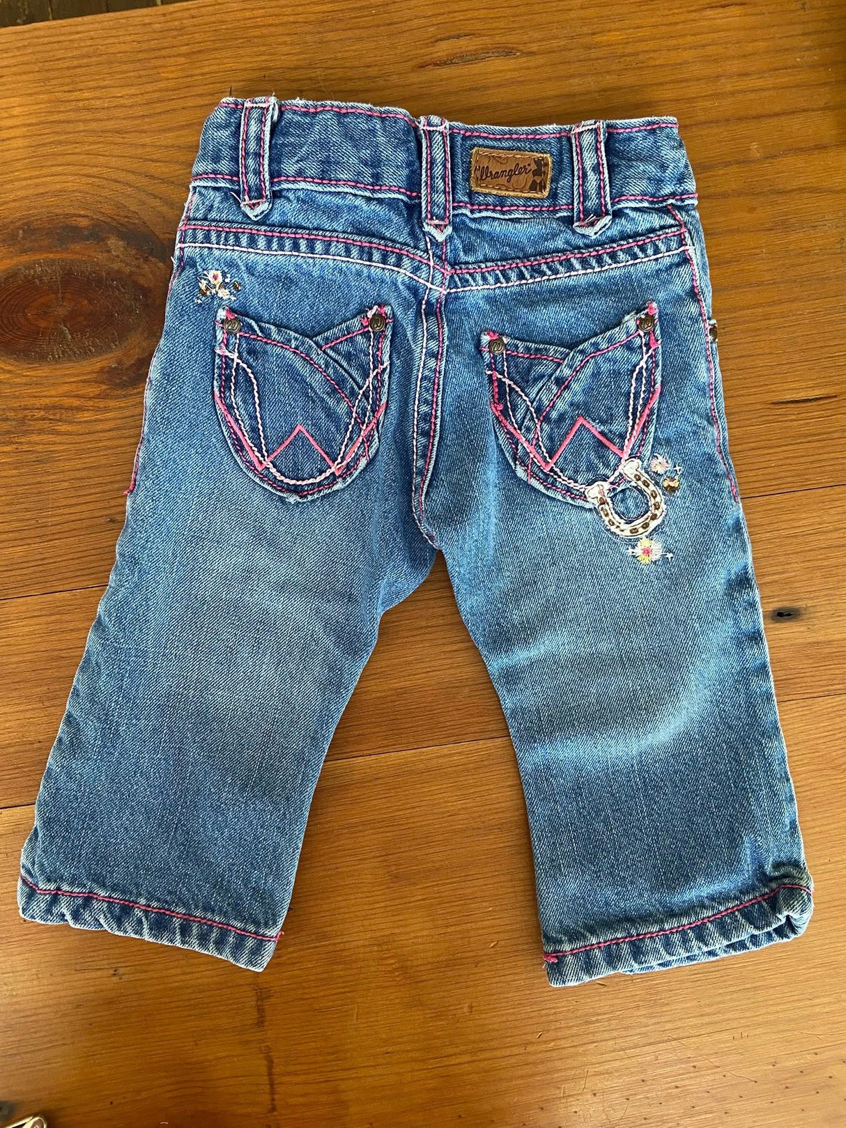 Pre-Loved Wrangler Infant Girls Jeans Star/Horseshoe Size 6/9M - Deer Creek Mercantile