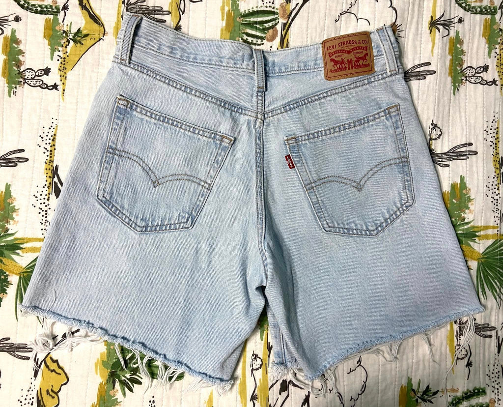 Pre-Loved Levi's Denim Shorts Size 29 - Deer Creek Mercantile