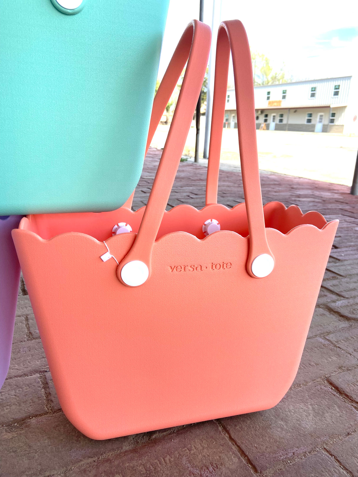 Scalloped Versa Tote w/ Interchangeable Straps *Coral - Deer Creek Mercantile