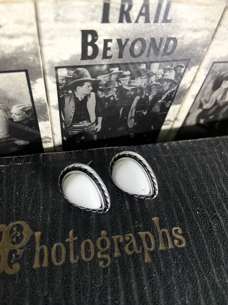 Bronco Beauty White Stud Western Earrings - Deer Creek Mercantile