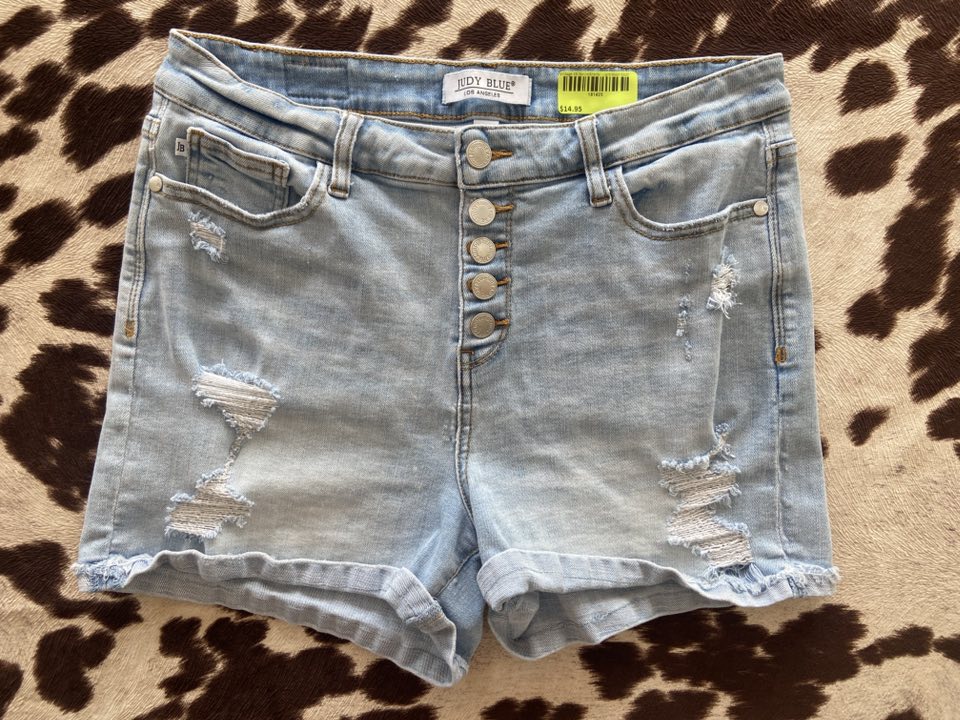 Pre-Loved Judy Blue Denim Shorts - Light Wash Size Large - Deer Creek Mercantile