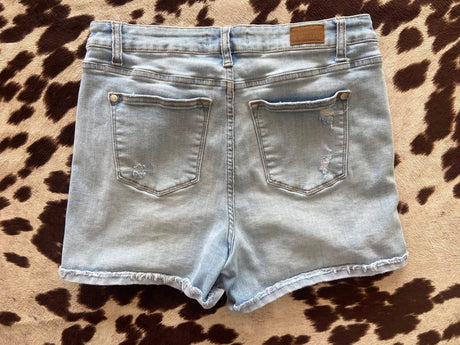 Pre-Loved Judy Blue Denim Shorts - Light Wash Size Large - Deer Creek Mercantile