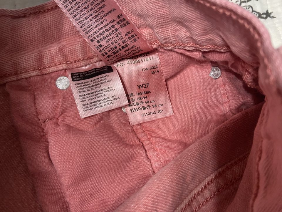 Pre-Loved Pink Levi's Denim Shorts Size 27 - Deer Creek Mercantile