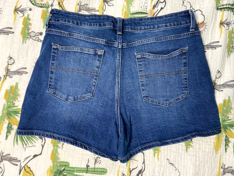 Pre-Loved Tommy Hilifiger Denim Shorts Size 12 - Deer Creek Mercantile