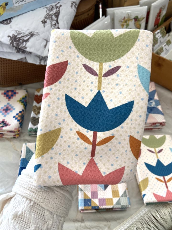 Tulip Patch Quilt Pattern Dish Towel - Deer Creek Mercantile