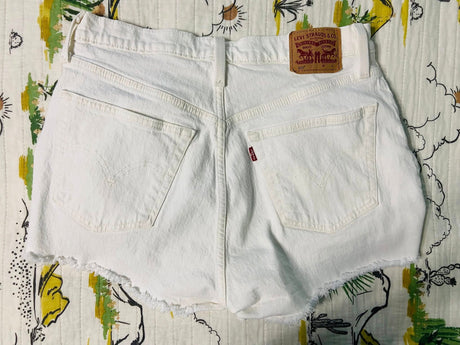 Pre-Loved White Levi's Denim Shorts *Size 31 - Deer Creek Mercantile