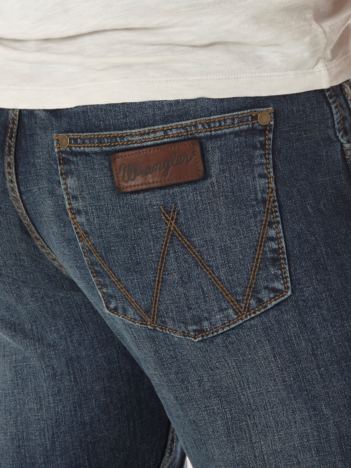 Wrangler Retro Slim Straight Mens Jeans (WLT88BZ) - Deer Creek Mercantile
